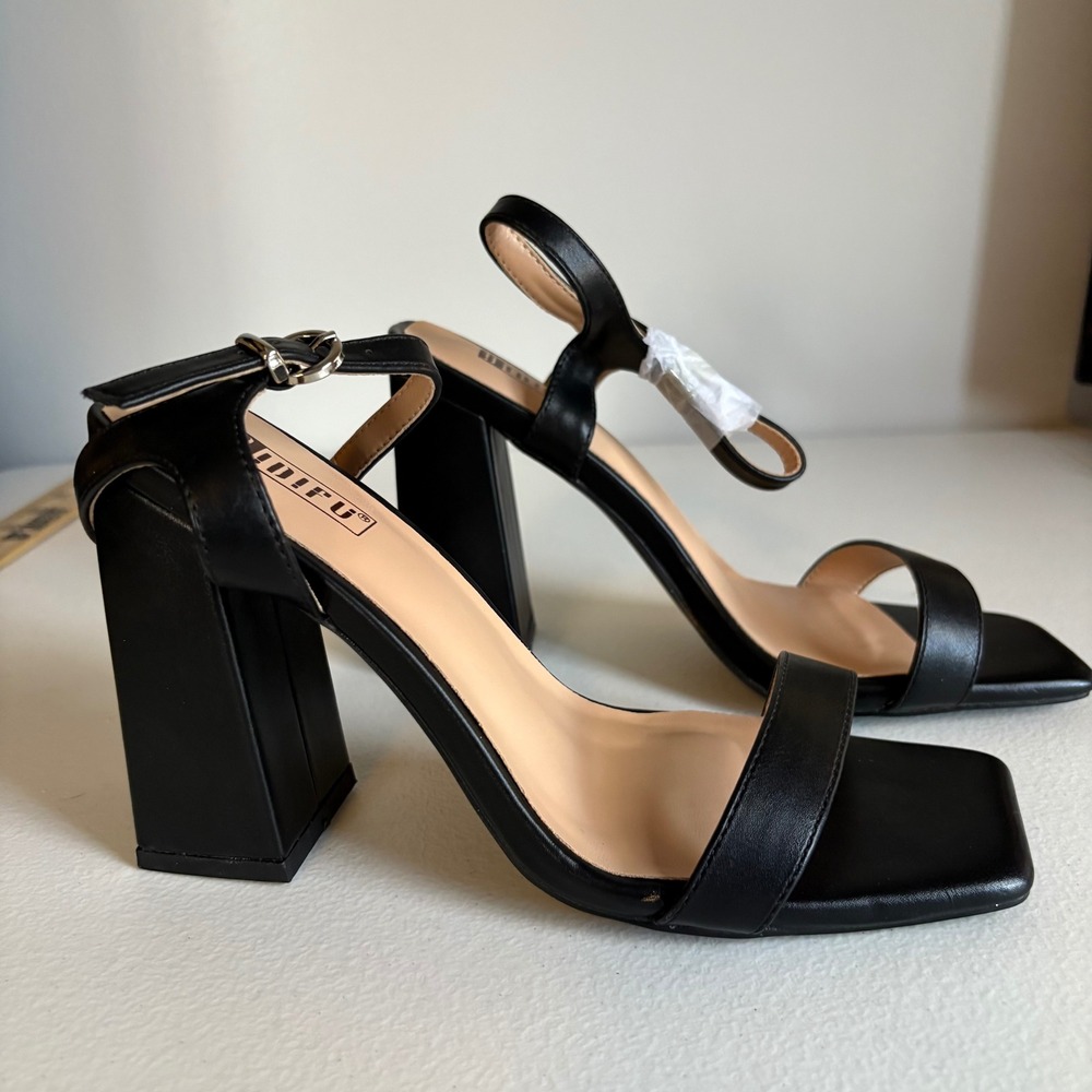 IDIFU Women Black Square Toe Ankle Strap Block‎ Heels Sandals Size 7.5